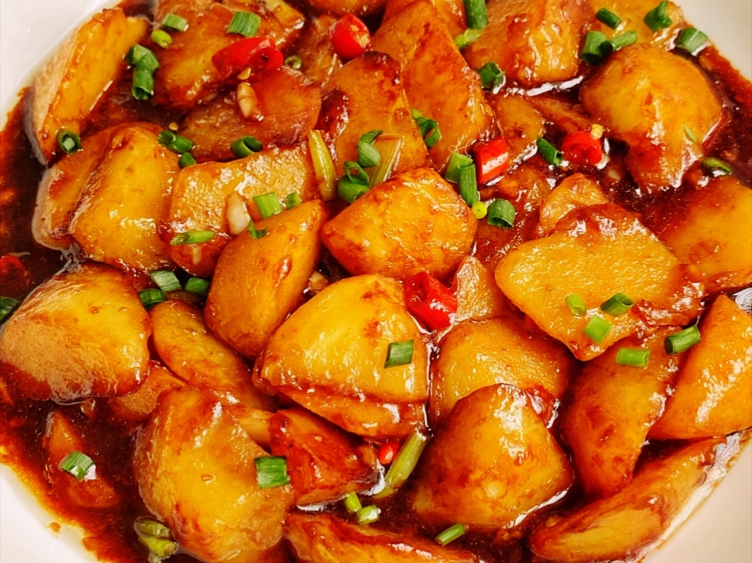 美食家常菜推荐:辣炒鸡肫,凉拌香菜牛肉,红烧土豆块,酸辣开胃|土豆