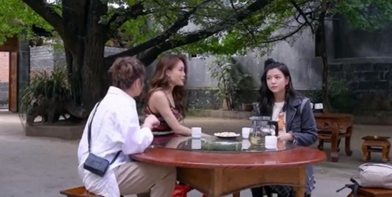 陈晓探班陈妍希撒娇直击 “不是一见钟情”至今还是甜滋滋休闲区蓝鸢梦想 - Www.slyday.coM