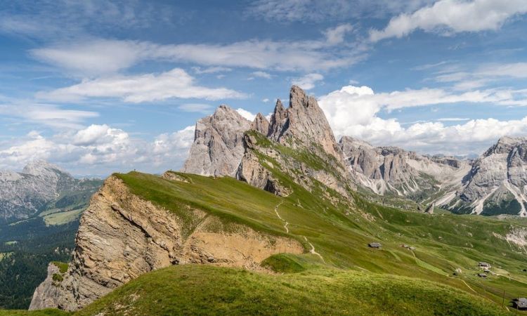 没有爱的婚姻里，丈夫对她说：我们互不干涉，但你别给我戴帽子休闲区蓝鸢梦想 - Www.slyday.coM