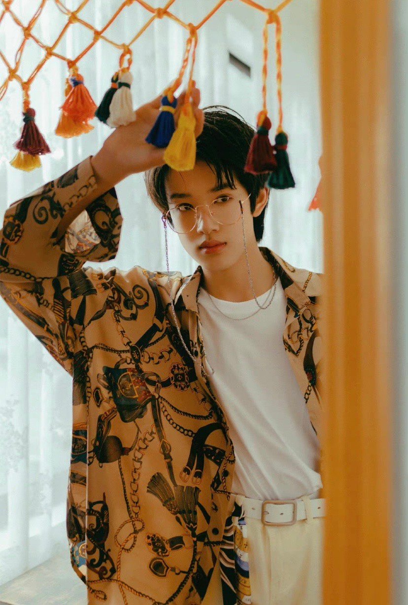 丨 张极眼镜造型合集9615不得不说帅哥也太适合眼镜了……|眼镜