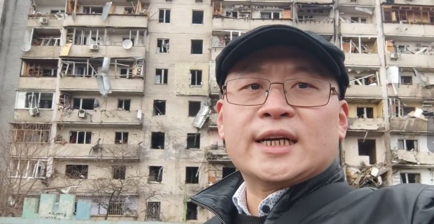 网红阿光被困乌克兰家中五个孩子带不走网友呼吁开特例