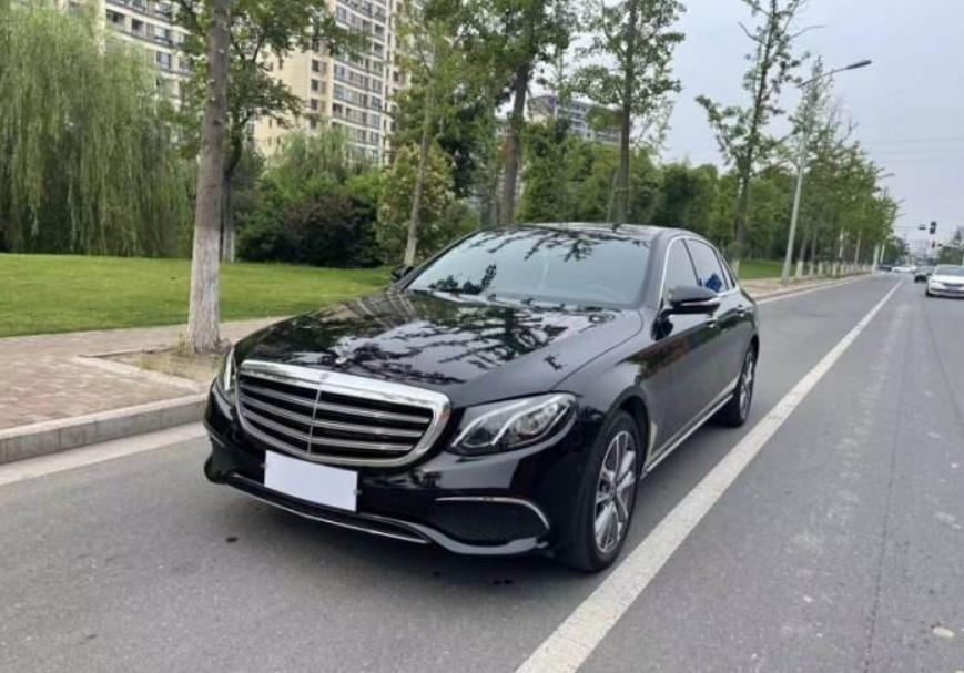 奔驰车主月薪7万找不到女朋友，手指暴露答案，一点也不冤休闲区蓝鸢梦想 - Www.slyday.coM