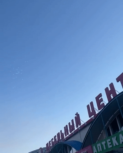 基辅市内，激烈交火！乌克兰总统泽连斯基已离开基辅  ！休闲区蓝鸢梦想 - Www.slyday.coM