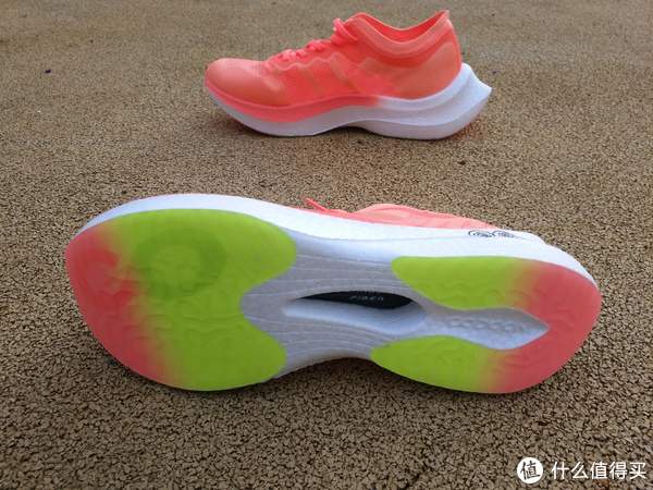 2022减脂瘦身必不可少的跑步装备，亲测三款性能不错的咕咚跑鞋休闲区蓝鸢梦想 - Www.slyday.coM