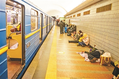 在乌克兰中国公民开始登记撤离休闲区蓝鸢梦想 - Www.slyday.coM