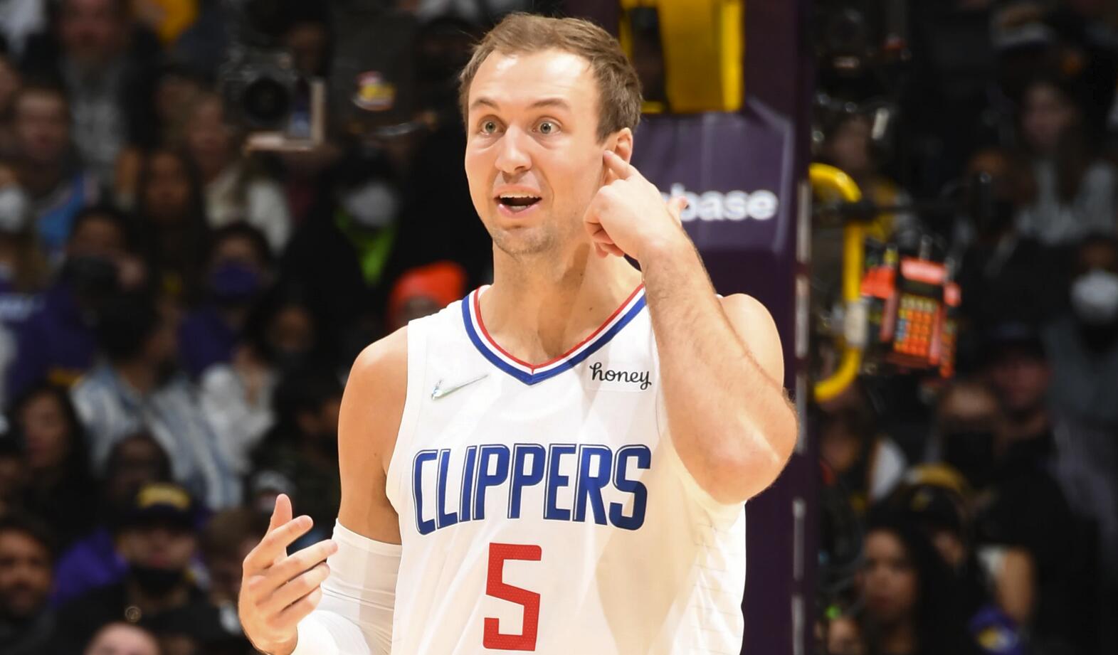 卢克-肯纳德9投6中 得到18分6篮板2助攻|卢克-肯纳德|快船|客场_新浪