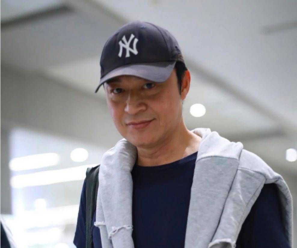 马景涛现身农村捞金无戏可拍只能接商演身材发福严重