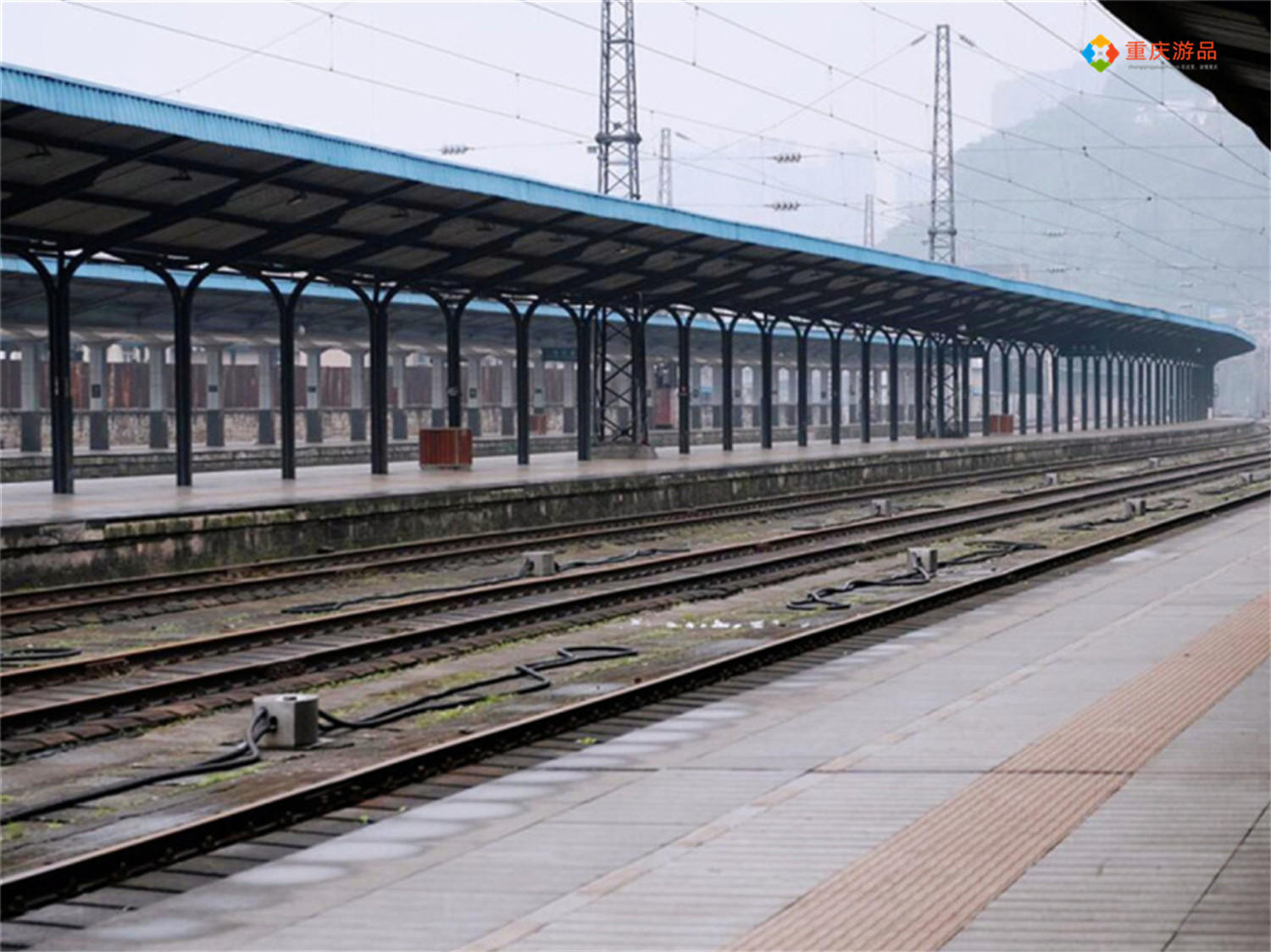 比菜园坝火车站更破旧被遗忘的重庆南站如今只剩下一个小卖部