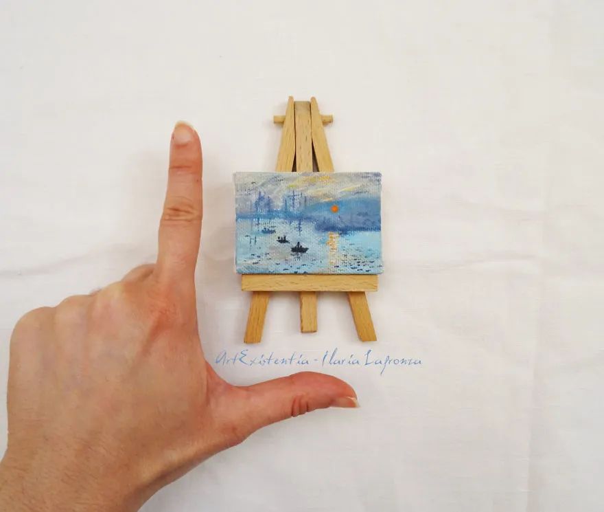 他用手指大小的画布，完美复刻世界名画，作品可爱极了休闲区蓝鸢梦想 - Www.slyday.coM