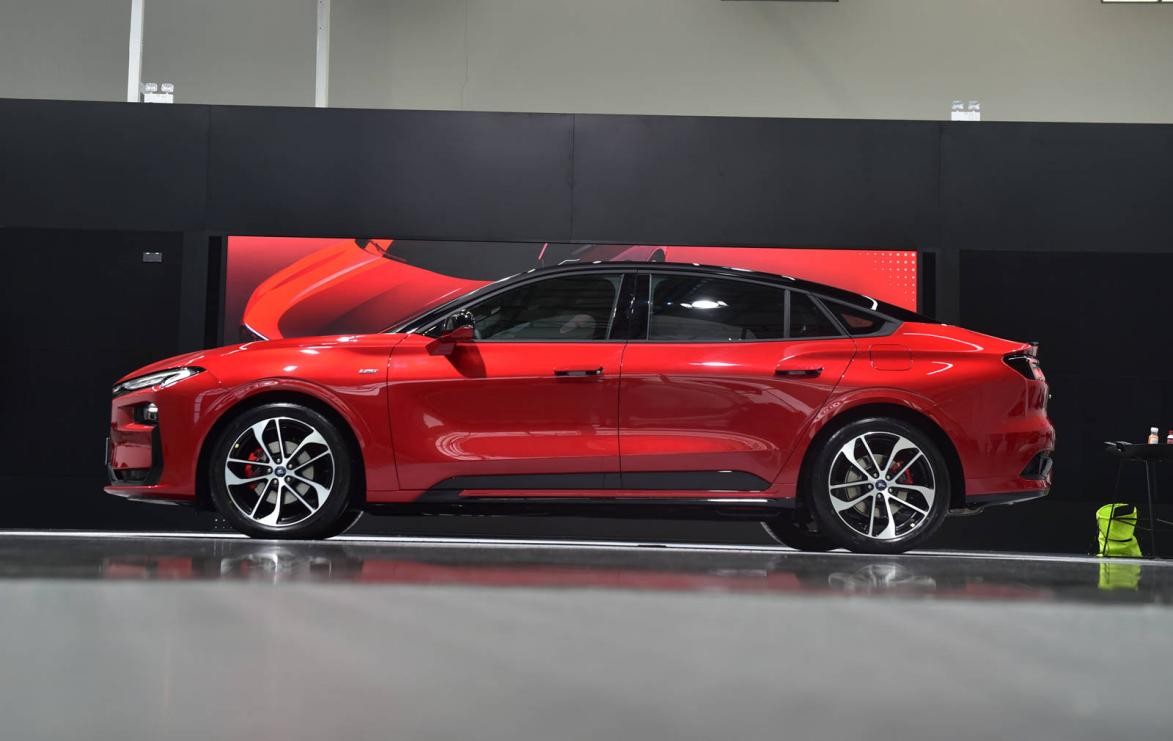 细节升级 全新福特蒙迪欧st-line版亮相-新浪汽车