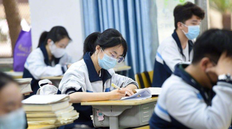 这种题型将在中考退出历史舞台,学生欢呼雀跃,幸福来得太突然了休闲区蓝鸢梦想 - Www.slyday.coM 这种题型将在中考退出历史舞台,学生欢呼雀跃,幸福来得太突然了休闲区蓝鸢梦想 - Www.slyday.coM