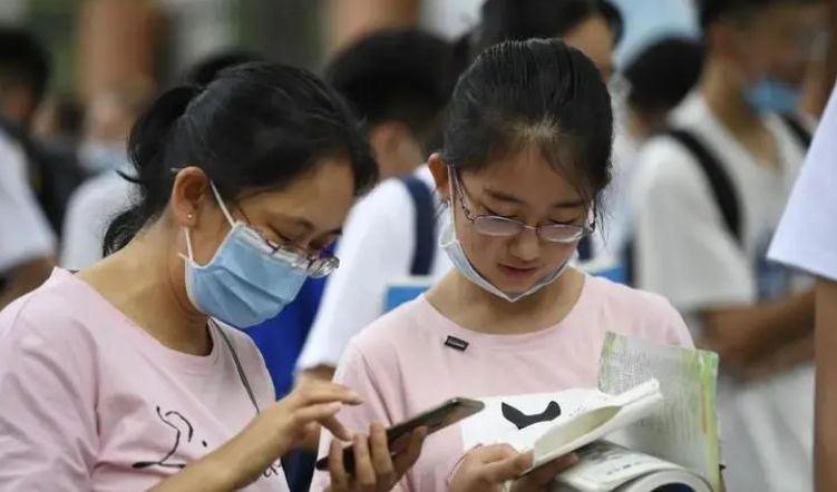 这种题型将在中考退出历史舞台,学生欢呼雀跃,幸福来得太突然了休闲区蓝鸢梦想 - Www.slyday.coM 这种题型将在中考退出历史舞台,学生欢呼雀跃,幸福来得太突然了休闲区蓝鸢梦想 - Www.slyday.coM