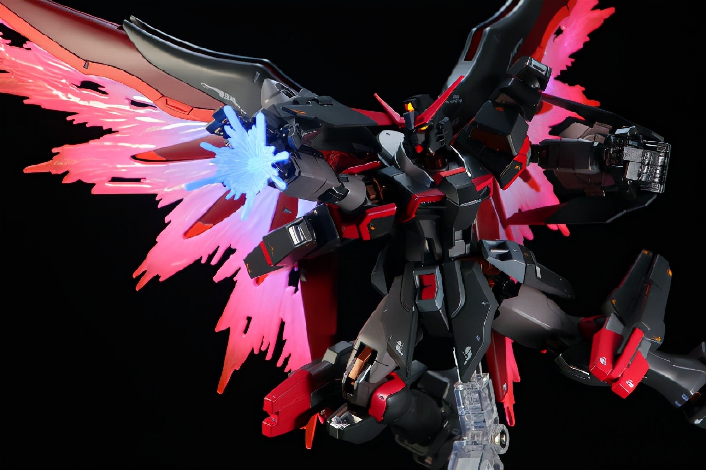 胳膊搭载太阳炉命运破坏者高达模型