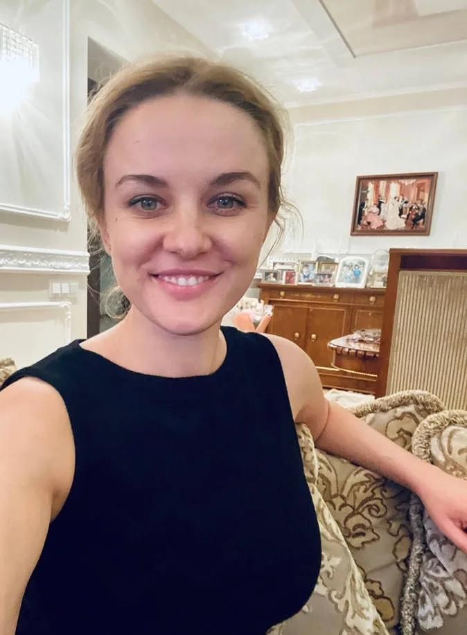 演员伊莉莎表示所在地方被标注,将会被轰炸,处境危险,呼吁和平__财经