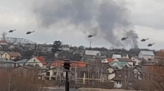 从低空扑向基辅的俄军直升机群