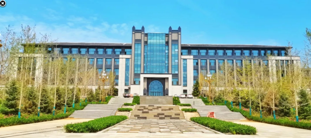 山西大学目前拥有坞城校区,东山校区,大东关校区等三个校区,总占地