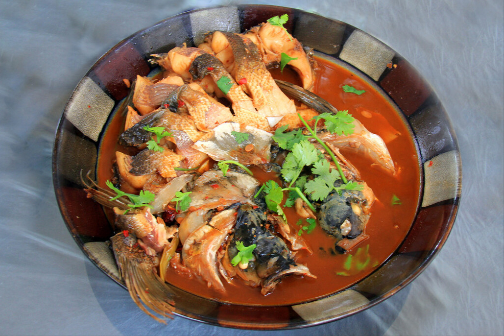 家常炖鱼去腥别再用料酒换成这味料去腥增香鱼肉鲜嫩入味