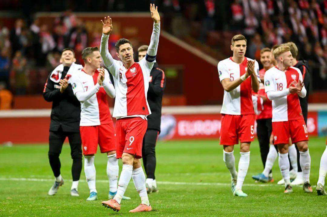 国际足联制裁大棒砸向俄罗斯，足球无关政治遭打脸，球迷骂声一片休闲区蓝鸢梦想 - Www.slyday.coM