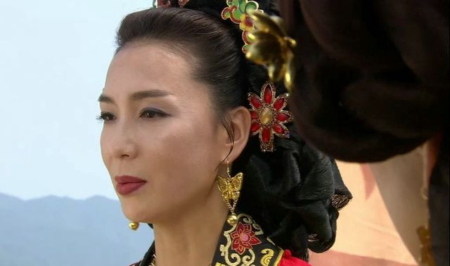 皇帝去世欲下葬,这位皇后直接砍断自己手腕,与先帝陪葬|耶律阿保机|先