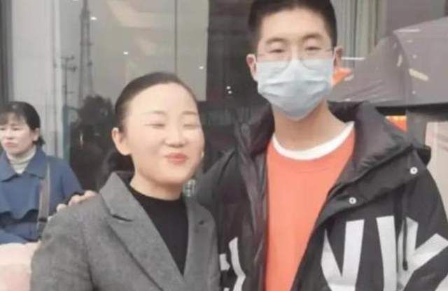 暖心的父亲!孙海洋苦苦寻子14年,吃儿子剩下的食物毫不嫌弃休闲区蓝鸢梦想 - Www.slyday.coM 暖心的父亲!孙海洋苦苦寻子14年,吃儿子剩下的食物毫不嫌弃休闲区蓝鸢梦想 - Www.slyday.coM