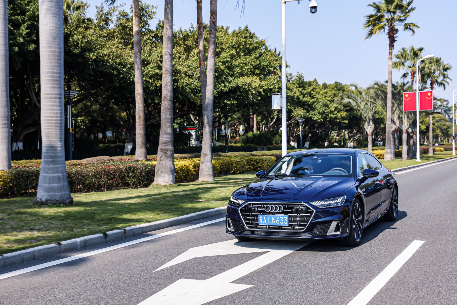 30tv656秒破百试驾上汽奥迪a7l暴力即是优雅