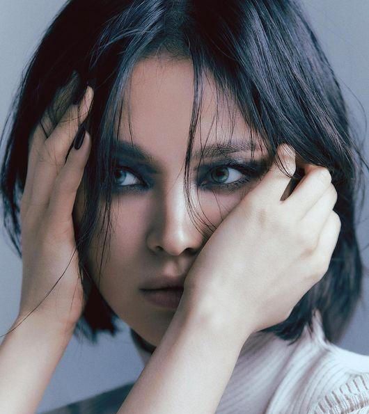 宋慧乔破格变身!“短发、烟熏妆”造型登《BAZZAR》封面休闲区蓝鸢梦想 - Www.slyday.coM 宋慧乔破格变身!“短发、烟熏妆”造型登《BAZZAR》封面休闲区蓝鸢梦想 - Www.slyday.coM