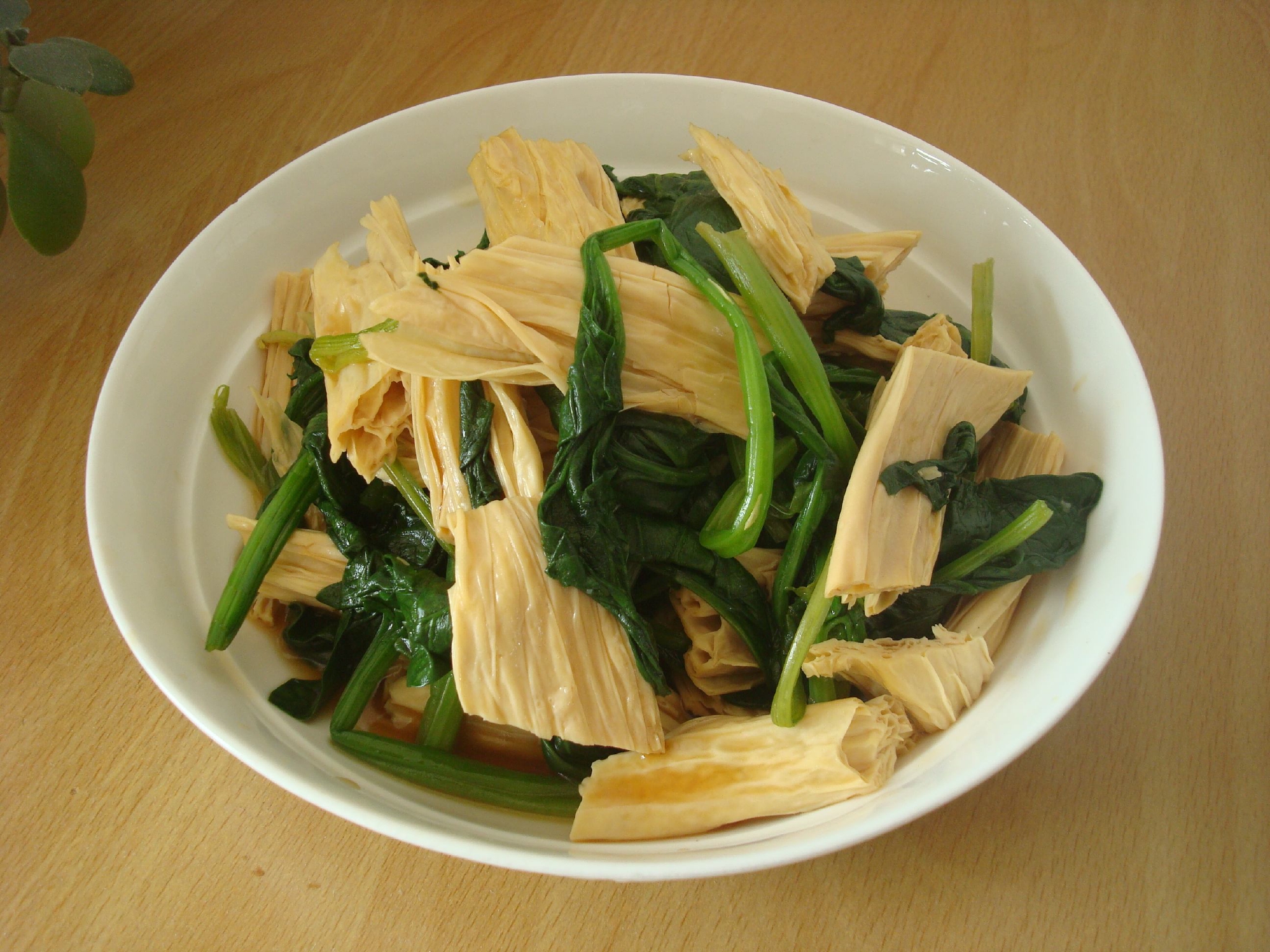 好吃的炝拌腐竹菠菜