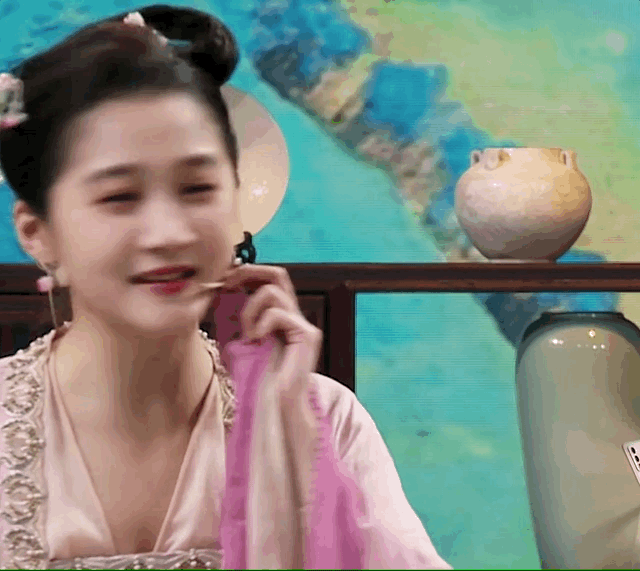 关晓彤为赢重唱名曲,蹲地埋头忍笑,终于等到槽点成为加分笑点休闲区蓝鸢梦想 - Www.slyday.coM 关晓彤为赢重唱名曲,蹲地埋头忍笑,终于等到槽点成为加分笑点休闲区蓝鸢梦想 - Www.slyday.coM