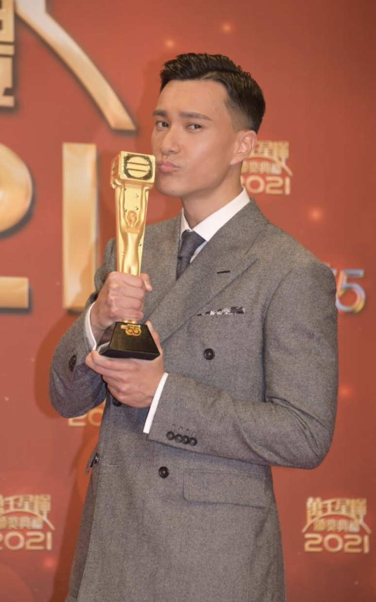 朱敏瀚与余思霆当年公开恋情也是不得已,因为2019年两人同游东京一事