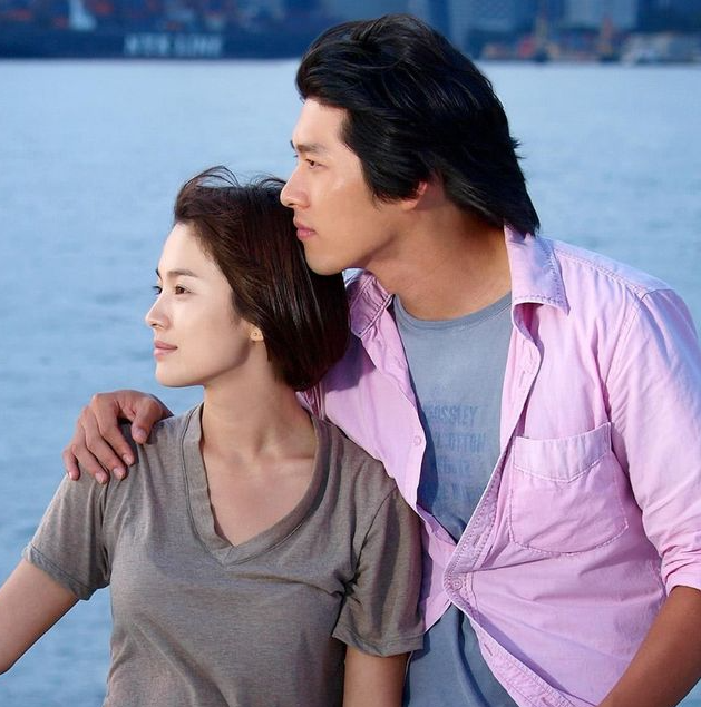 作为国民男神,玄彬堪称韩国女神收割机,先后与黄智贤,宋慧乔,姜素拉