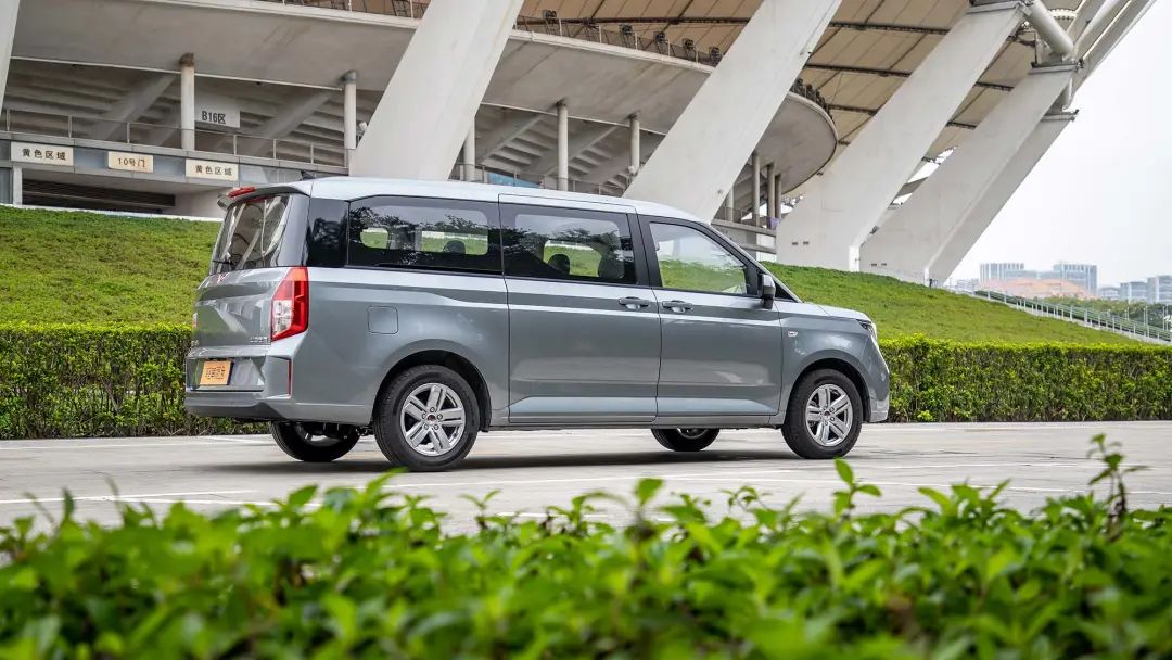 车长超5米拉货载人两不误试驾五菱征程