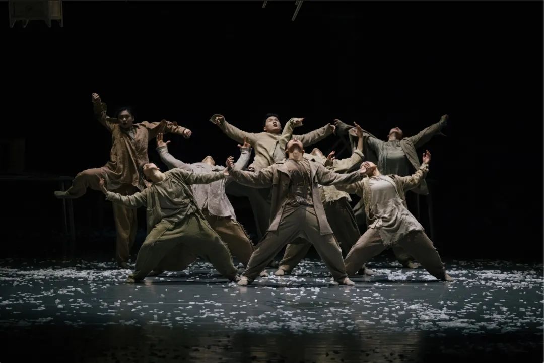 二度联手|王宇波&谢欣打造「现代舞天花板」:《静地回升》余音未绝