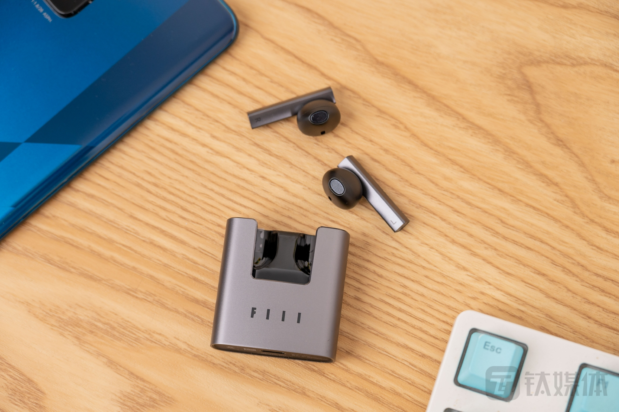 FIIL CC nano首发体验：它要做安卓阵营的“AirPods” 钛极客__财经头条
