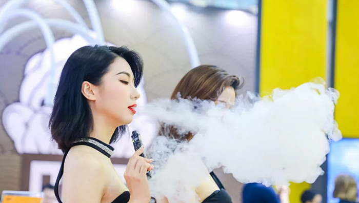 另类中国制造烟民悦刻华强北宁德时代和黑猩猩