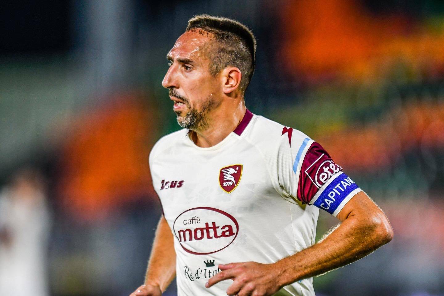 39岁里贝里时隔37年再遭车祸受伤刀疤脸曾激励他成长