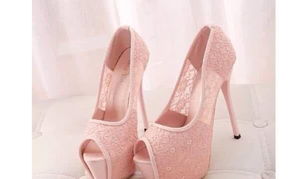 心理测试：选1双高跟鞋，测未来的TA带给你的是幸福感还是满足感休闲区蓝鸢梦想 - Www.slyday.coM