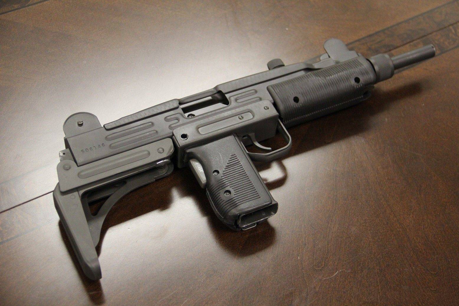 乌兹冲锋枪有多强它堪称世界上射速最快的武器射速高达1500发