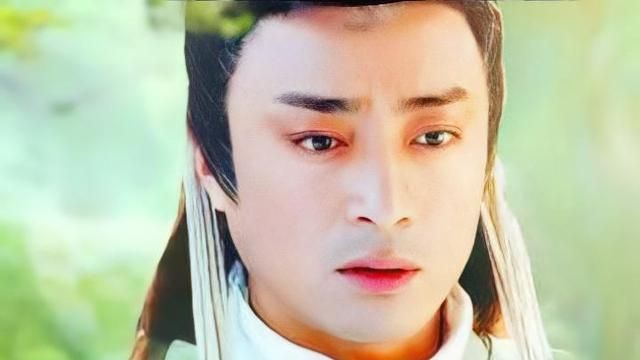 牛佬的出版社相继出版了同类型的江湖黑帮漫画如洪兴仔东英仔龙盘虎踞