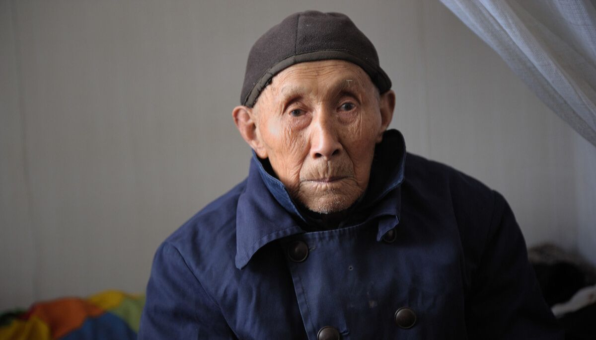 72岁大爷的忠告:要想晚年过得舒心,一定得学会对子女说"不"|退休金