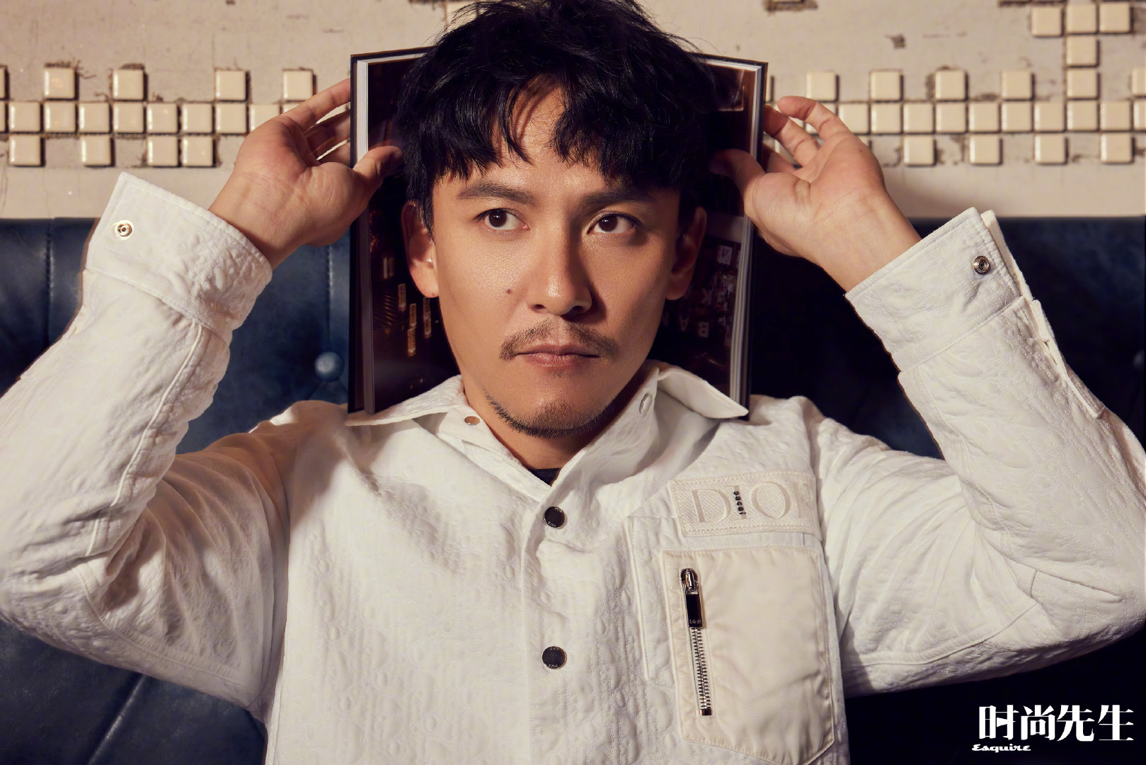 张震时尚先生三月刊封面