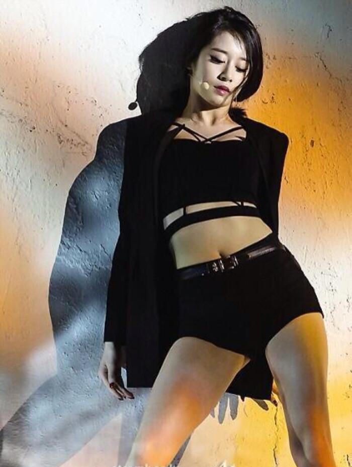 姬圈大佬tara朴智妍公开近况上演湿发诱惑