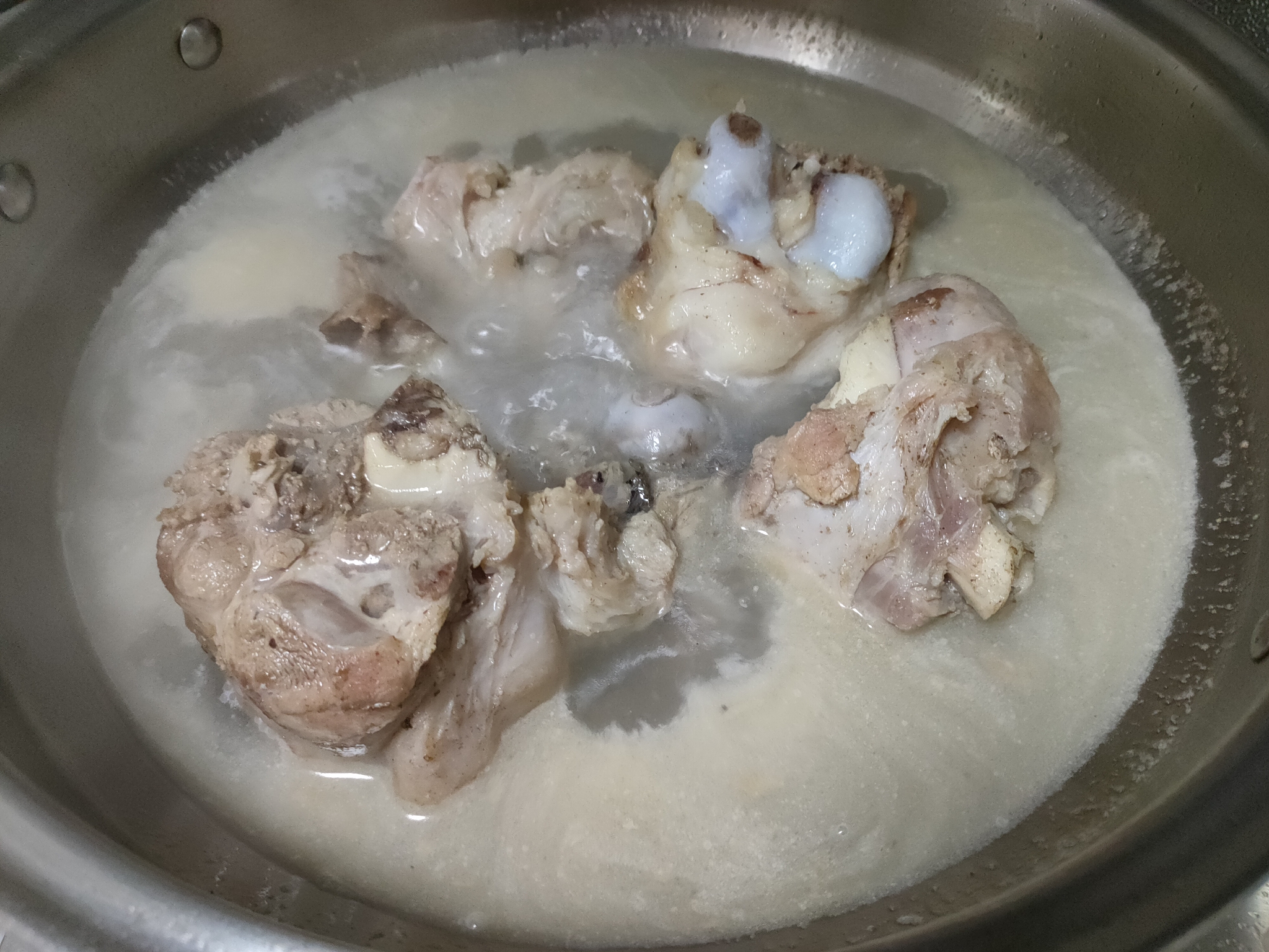 熬大骨头汤时,记得"一煎二舀",骨头汤白如牛奶,不硬不腻|骨头|骨头汤