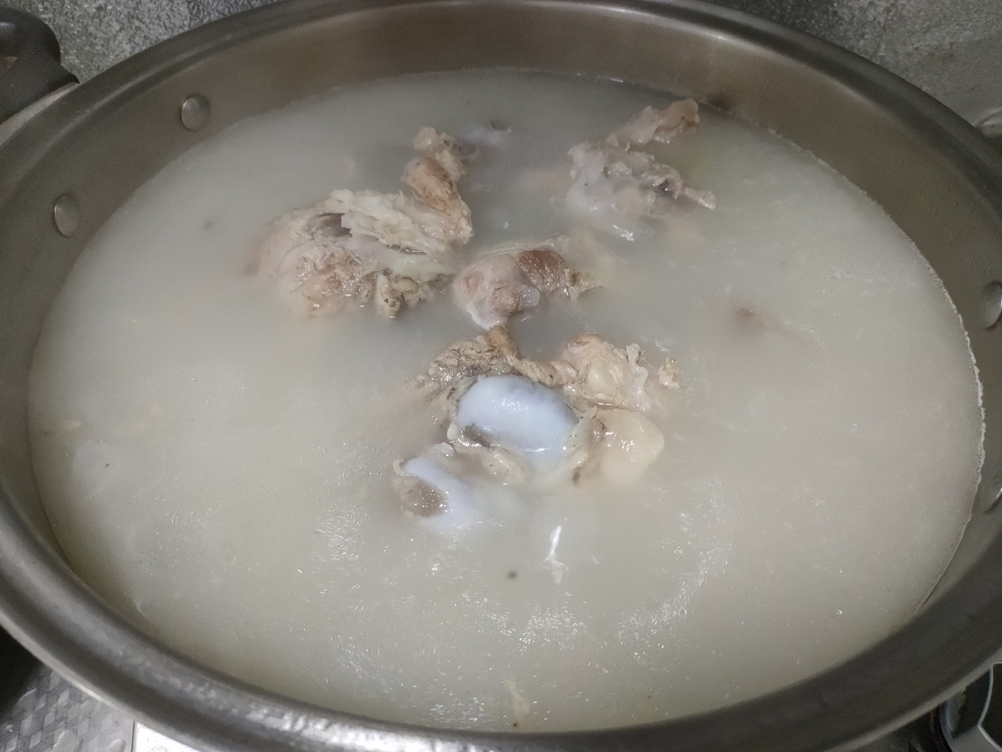 熬大骨头汤时,记得"一煎二舀",骨头汤白如牛奶,不硬不腻|骨头|骨头汤