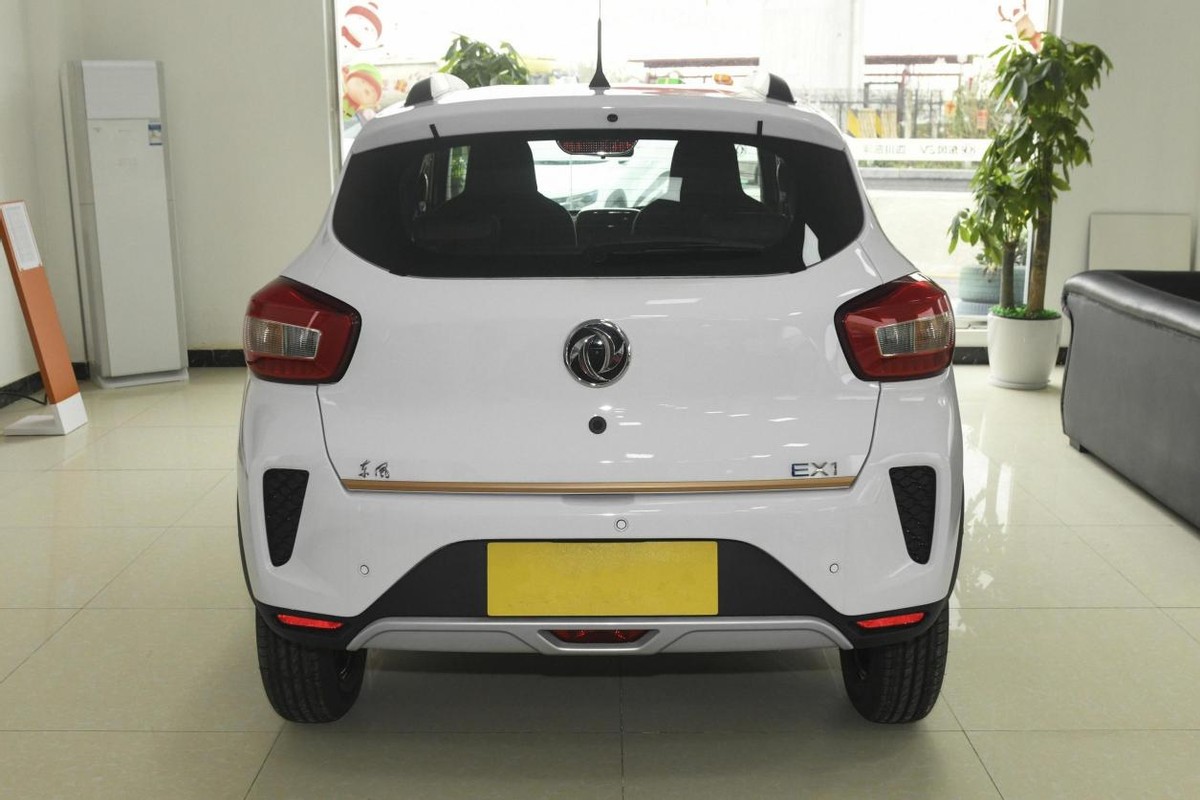 实拍东风新能源ex1顶配,售价5.27万,纯电续航301km,适合家用-新浪汽车