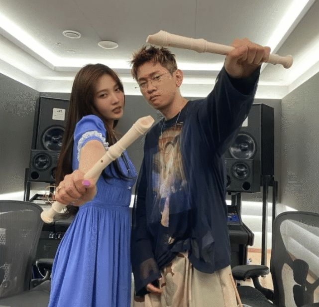 韩媒joy朴秀荣与男友亲密合照遭曝光粉丝开骂