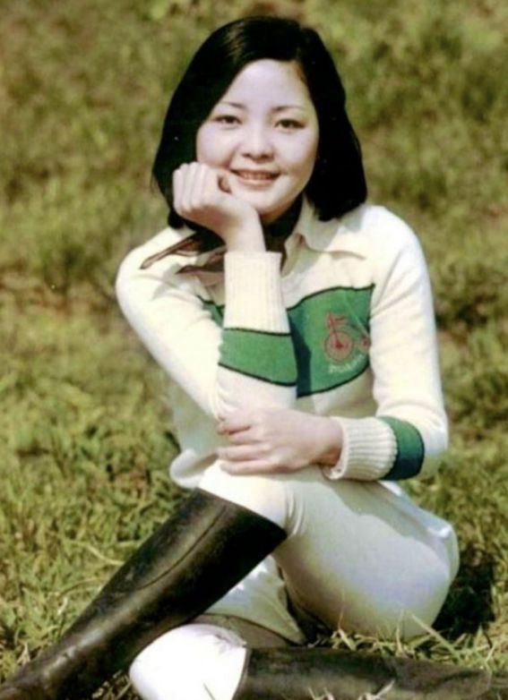 重温邓丽君的那些穿搭你会发现时尚是个轮回优雅永不过时