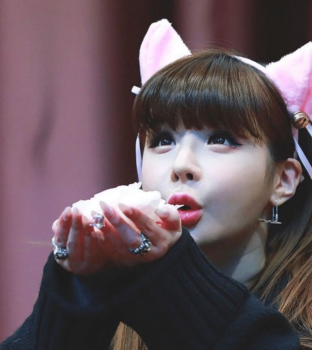 这才是真人芭比2ne1朴春时隔4个月公开近况又变美了