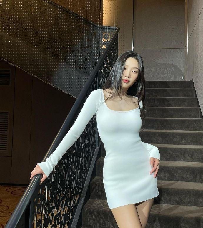 细腰长腿吸睛joy朴秀荣晒性感私照宣传新剧只一人