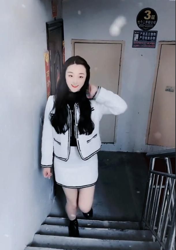 陈亚男晒照已回到娘家家庭条件很一般平民姑娘走到今天不容易