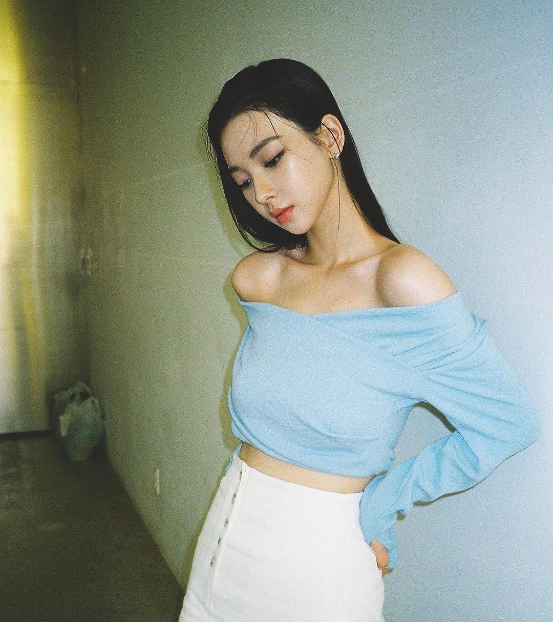 aespa柳智敏"被上帝亲吻过"的身材:细腰,长腿|身材